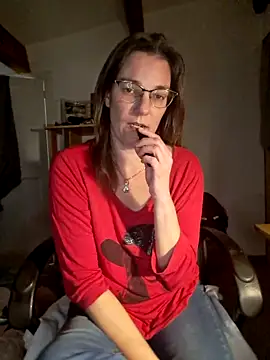 Snapshot of SpiceLea chatting on 5, 1, 2025 SpiceLea online show from 5, 1, 2025