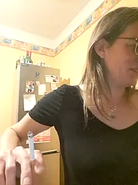 Snapshot of SpiceLea chatting on 10, 1, 2025 SpiceLea online show from 10, 1, 2025