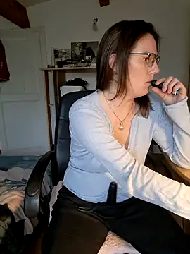 Snapshot of SpiceLea chatting on 25, 1, 2025 SpiceLea online show from 25, 1, 2025