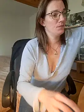 Snapshot of SpiceLea chatting on 17, 2, 2025 SpiceLea online show from 17, 2, 2025