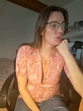 Snapshot of SpiceLea chatting on 18, 2, 2025 SpiceLea online show from 18, 2, 2025