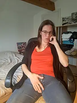 Snapshot of SpiceLea chatting on 6, 3, 2025 SpiceLea online show from 6, 3, 2025