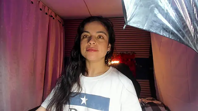 Snapshot of rosse_2504 chatting on 2, 2, 2026 rosse 2504 online show from 2, 2, 2026