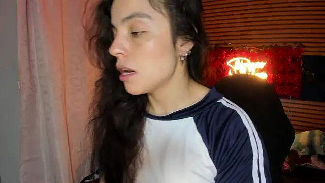 Snapshot of rosse_2504 chatting on 17, 2, 2026 rosse 2504 online show from 17, 2, 2026