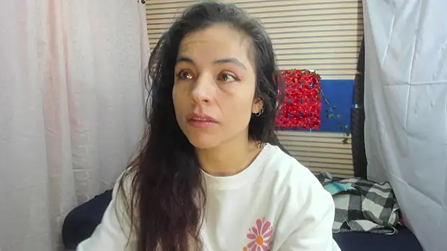 Snapshot of rosse_2504 chatting on 17, 6, 2026 rosse 2504 online show from 17, 6, 2026