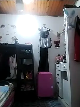 Snapshot of kiara_milf_ chatting on 2, 4, 2026 kiara milf online show from 2, 4, 2026