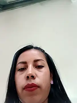 Snapshot of _andrea30 chatting on 5, 2, 2025  andrea30 online show from 5, 2, 2025