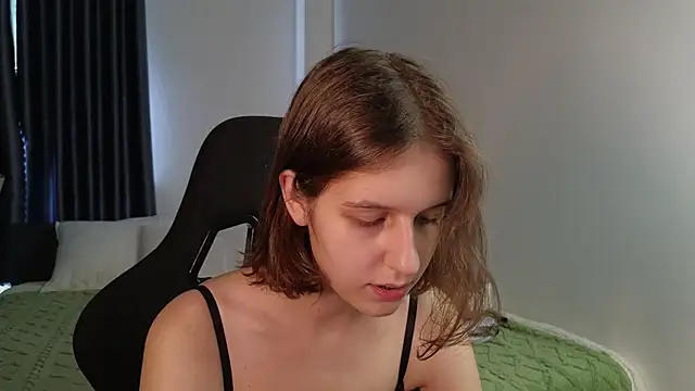 Snapshot of VanessaBayer2 chatting on 20, 9, 2025 VanessaBayer2 online show from 20, 9, 2025