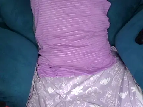 Snapshot of SquirtQueen222 chatting on 7, 12, 2024 SquirtQueen222 online show from 7, 12, 2024