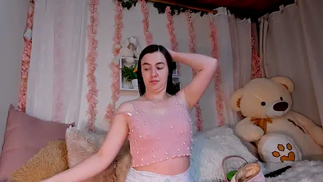 Idara and Edahi01 online show from 7, 11, 2025