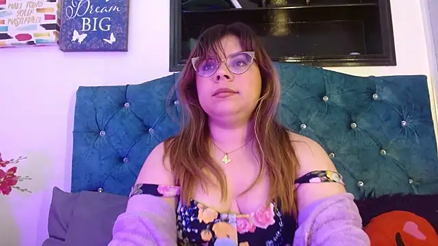 Snapshot of EmmaCoxx chatting on 22, 1, 2025 EmmaCoxx online show from 22, 1, 2025