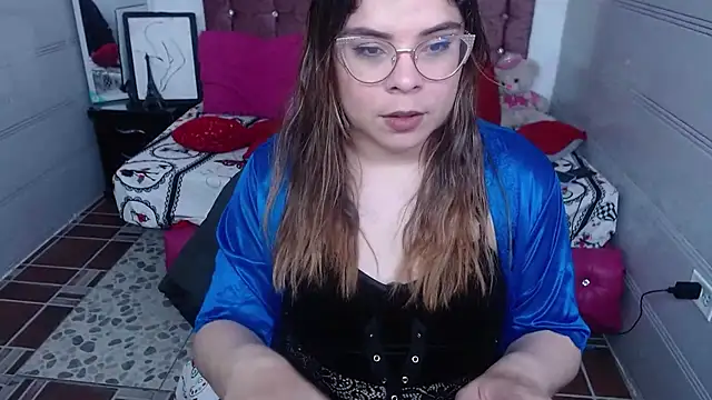 Snapshot of EmmaCoxx chatting on 13, 2, 2025 EmmaCoxx online show from 13, 2, 2025