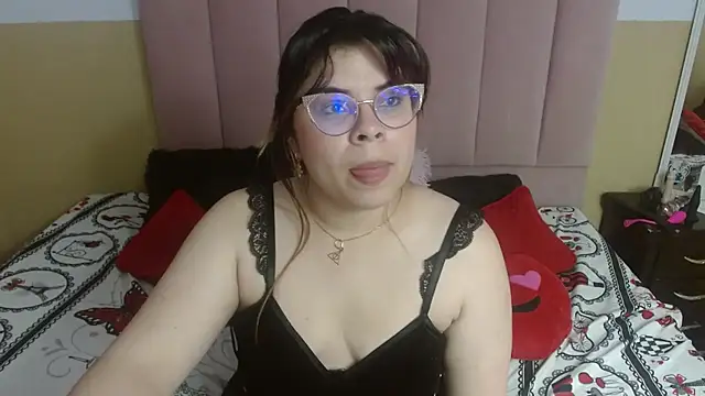 Snapshot of EmmaCoxx chatting on 22, 2, 2025 EmmaCoxx online show from 22, 2, 2025