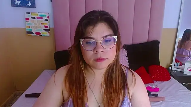 Snapshot of EmmaCoxx chatting on 23, 2, 2025 EmmaCoxx online show from 23, 2, 2025