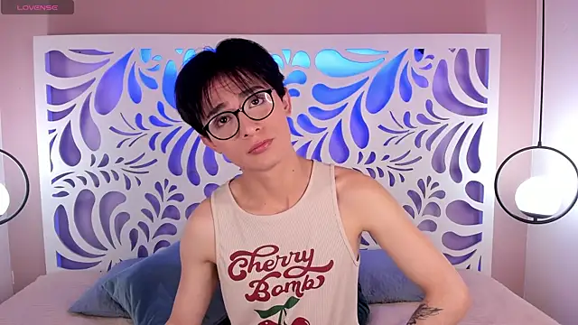 Snapshot of cherryy_boy chatting on 9, 5, 2026 cherryy boy online show from 9, 5, 2026