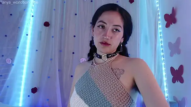 Snapshot of Tanya_WorldBondage chatting on 4, 4, 2026 Tanya WorldBondage online show from 4, 4, 2026