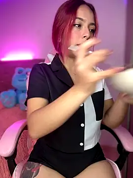 Snapshot of YovngBaby chatting on 22, 10, 2025 YovngBaby online show from 22, 10, 2025