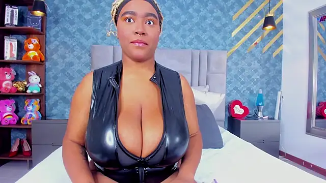 Snapshot of NiiaMoore chatting on 26, 3, 2026 NiiaMoore online show from 26, 3, 2026