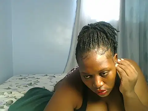 Snapshot of sandra_sauvage chatting on 24, 11, 2025 sandra sauvage online show from 24, 11, 2025