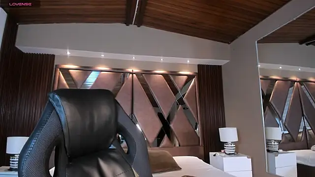 IsabellaaJoness online show from 19, 12, 2025