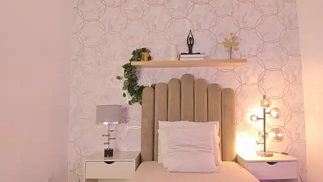 Snapshot of Roma__love chatting on 10, 12, 2024 Roma love online show from 10, 12, 2024