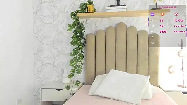 Snapshot of Roma__love chatting on 9, 3, 2025 Roma love online show from 9, 3, 2025