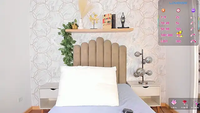 Snapshot of Roma__love chatting on 23, 9, 2025 Roma love online show from 23, 9, 2025