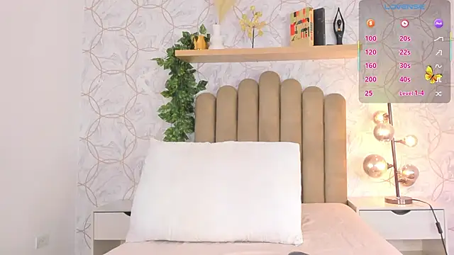 Snapshot of Roma__love chatting on 16, 10, 2025 Roma love online show from 16, 10, 2025