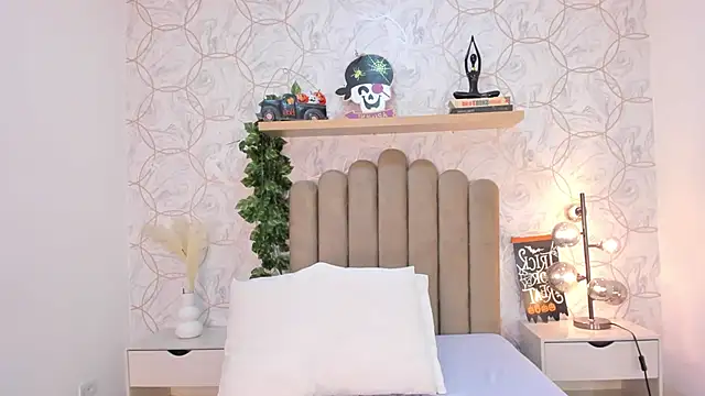 Snapshot of Roma__love chatting on 1, 11, 2025 Roma love online show from 1, 11, 2025