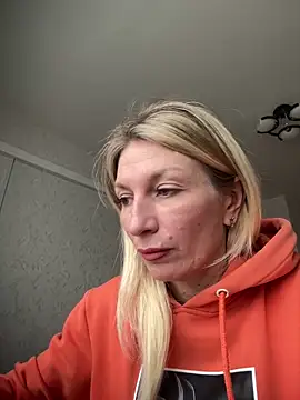 Snapshot of Your_Dayana chatting on 2, 12, 2024 Your Dayana online show from 2, 12, 2024