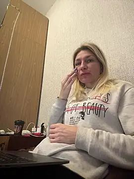 Snapshot of Your_Dayana chatting on 6, 12, 2024 Your Dayana online show from 6, 12, 2024
