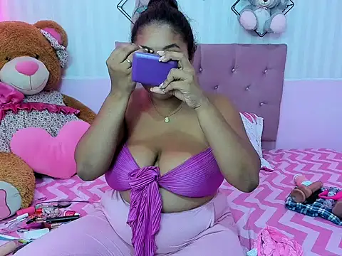 Snapshot of ariel_milk chatting on 9, 1, 2026 ariel milk online show from 9, 1, 2026