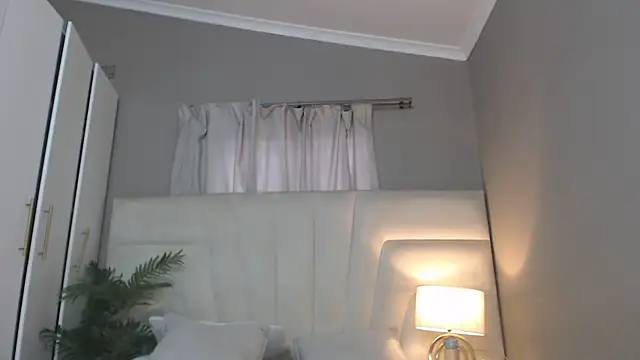 naughtyblackdolie online show from 20, 11, 2025