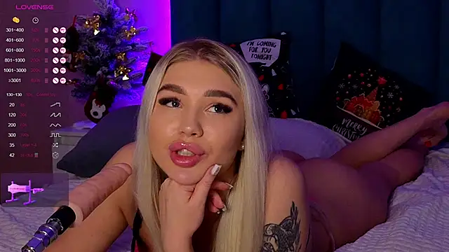 Snapshot of DreamPussyy chatting on 28, 12, 2024 DreamPussyy online show from 28, 12, 2024
