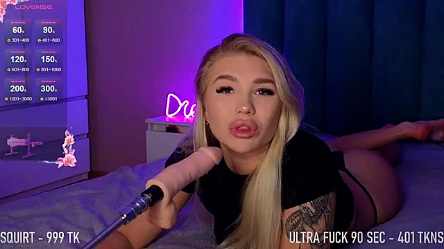 Snapshot of DreamPussyy chatting on 1, 11, 2025 DreamPussyy online show from 1, 11, 2025