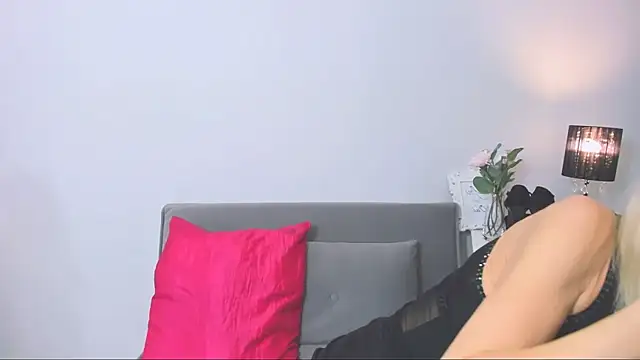 CrystalHotty online show from 8, 1, 2025