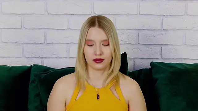 LiliLinn online show from 21, 1, 2025