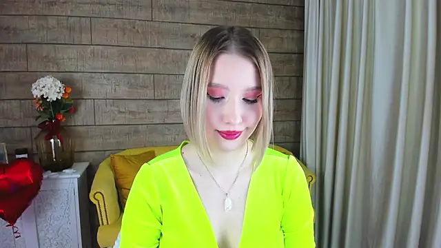 LiliLinn online show from 19, 2, 2025