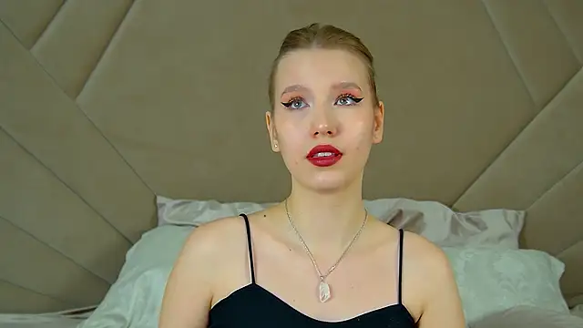 LiliLinn online show from 25, 2, 2025