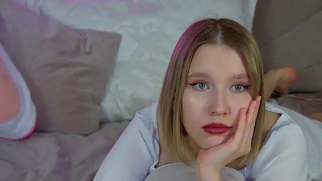 LiliLinn online show from 11, 3, 2025