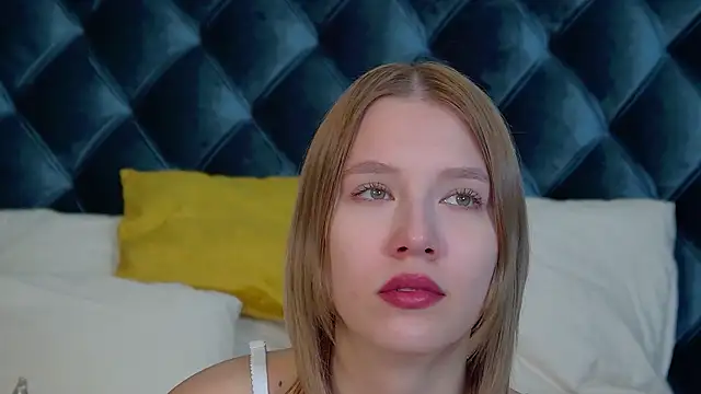 LiliLinn online show from 15, 9, 2025