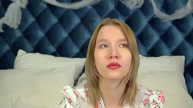 LiliLinn online show from 3, 11, 2025