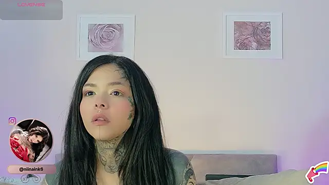 Snapshot of NinaInk chatting on 18, 11, 2025 NinaInk online show from 18, 11, 2025