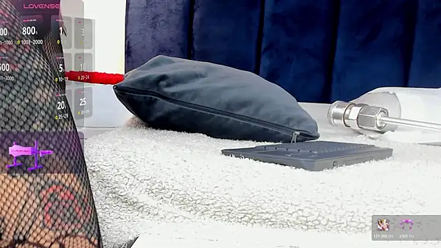 Snapshot of NinaInk chatting on 28, 11, 2025 NinaInk online show from 28, 11, 2025