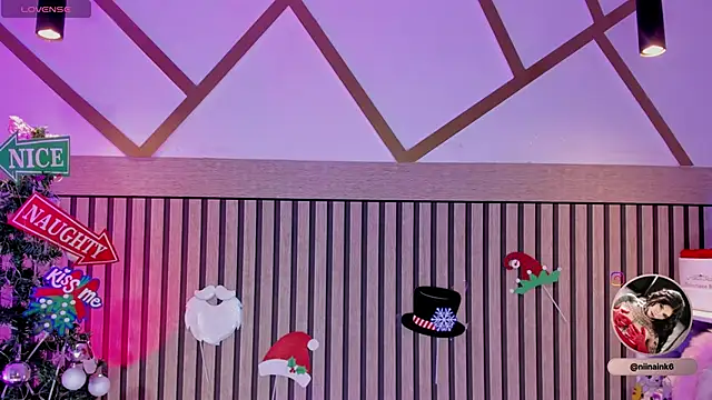 Snapshot of NinaInk chatting on 18, 12, 2025 NinaInk online show from 18, 12, 2025