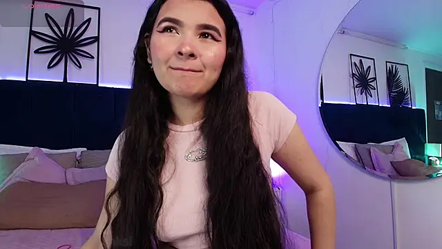 Snapshot of Tifanny_grey chatting on 11, 11, 2025 Tifanny grey online show from 11, 11, 2025