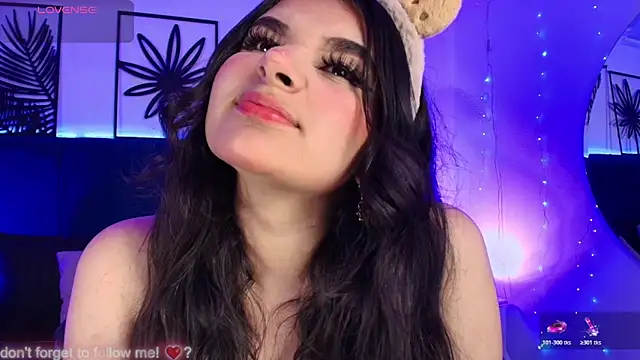 Snapshot of Tifanny_grey chatting on 17, 12, 2025 Tifanny grey online show from 17, 12, 2025