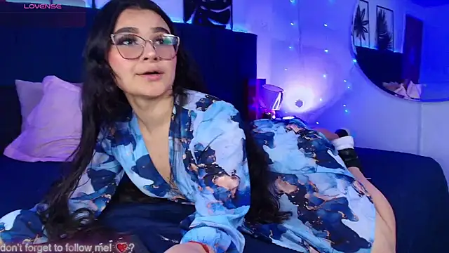 Snapshot of Tifanny_grey chatting on 19, 12, 2025 Tifanny grey online show from 19, 12, 2025