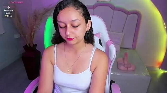 Snapshot of katy_sweet19 chatting on 14, 3, 2026 katy sweet19 online show from 14, 3, 2026