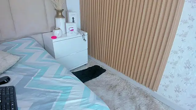 ElaEndez  online show from 12, 2, 2025